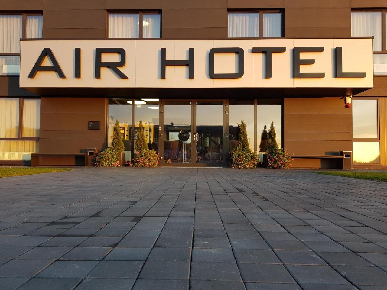 Air Hotel Karmėlava エクステリア 写真